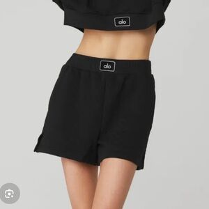 ALO Yoga Women's Athletic Black Shorts Arena Quilted Boxing Short